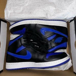 Air Jordan 1 Mid Royal Blue